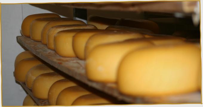 St Tola Hard Cheese Wooden Shelf